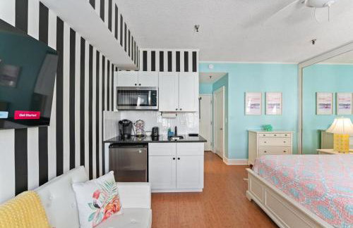 The Flamingo Flat | Steps to Beach + Heated Pool - Foto 7