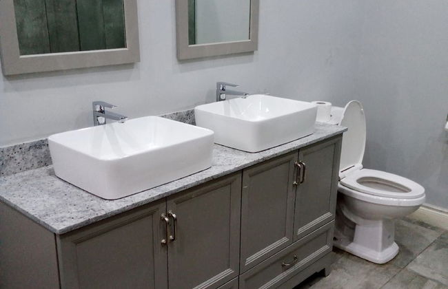 4 Bedrooms Family House Sakumono - Photo 19