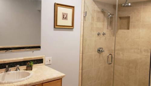 Cozy Home for Family & Friends Gathering - Photo 4