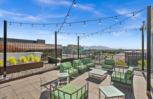 Modern Downtown 2BR 2BA Near Delta Center with Fire Pit BBQ and City Views - Photo 11