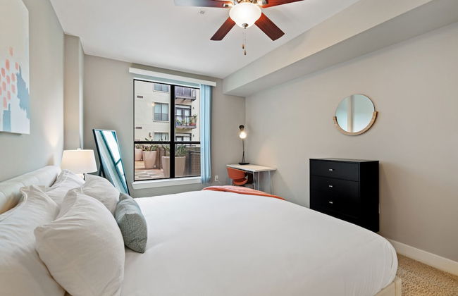 Plano Comfy 2BD 1 5BA Apartment - Foto 2