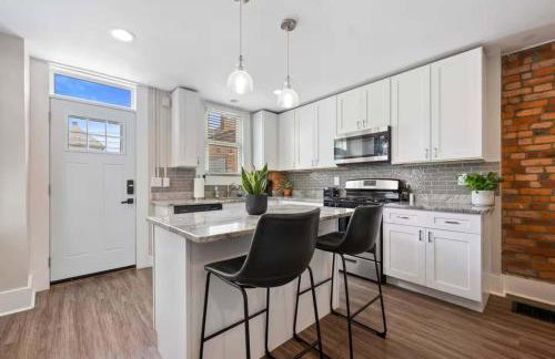 Sophisticated Boho Condo Walkable Columbus - Foto 7