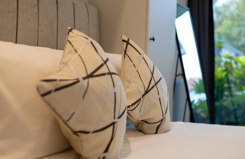 3-Bed, 2-Bath Wembley Apartment with Free Parking - Foto 33