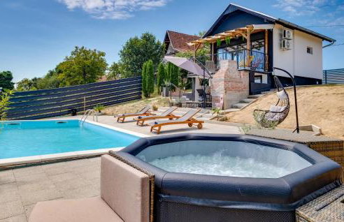 Stunning Home In Bjelovar - Foto 1