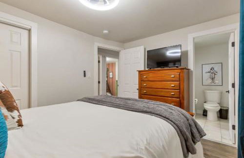 Backyard BBQ Retreat: Central 3bd - Prime Location - Foto 23