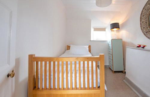 Magnificent Clarence cottage! - Photo 58