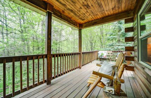 Peaceful Smoky Mountain Cabin with Deck and Fire Pit! - Foto 21