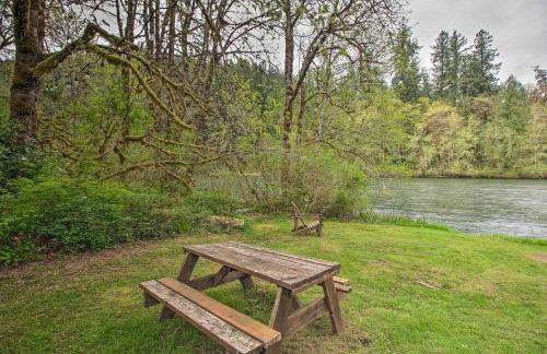 Vida Cabin with Yard and Grill on McKenzie River! - Foto 19