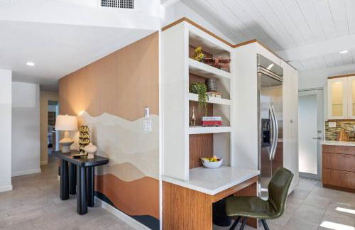 Luxurious Tennis Club Bungalow 1 with Mountain Views and Walks to Downtown Palm Springs! - Foto 11