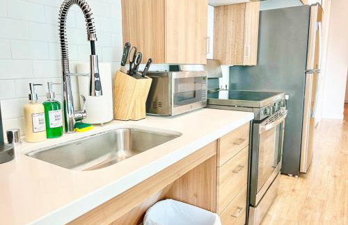 The Leo - One Bedroom Apartment w Private Balcony - Foto 11