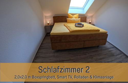 Ferienhaus Höckelheim- 300qm - 3 Wohnungen - 12 Zimmer - bis 18 Gäste - Kleinkinder reisen gratis - für Familien und Gruppen - Küchen mit Spülmaschine Backofen, Mikrowelle - Smart-TV - WLAN - Fußbodenheizung, Klimaanlage & Raffstores - nähe Göttingen - Foto 35
