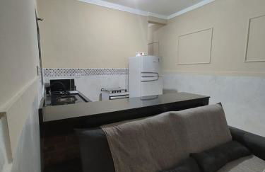 Casa para Famílias e Grupos com Ar-condicionado, Churrasqueira e estacionamento próximo em Praia Grande - Foto 25