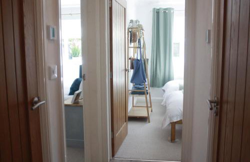 Tranquil 2-Bed Bungalow Near to Southwold - Photo 14