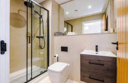 Rock Mill - Superior Apartment with Private Patio - Foto 23