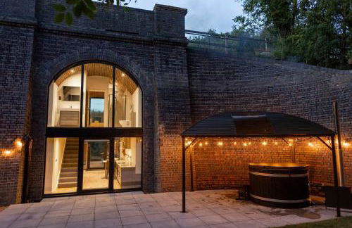 The Tunnel at Bridge Lake Farm and Fishery - Foto 32