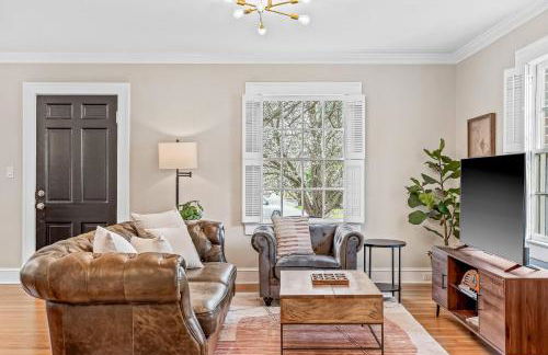 Luxurious Retreat in Historic Downtown Burlington Downstairs Only - Foto 19