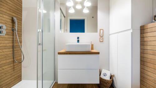 BLUE MARINE APARTAMENT 19 z Tarasem i widokiem na morze przy plaży - Foto 5, Shower