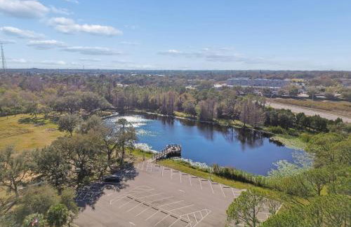 Elegant Largo Retreat, Sleeps 8, 10 Mins to Beach - Foto 49