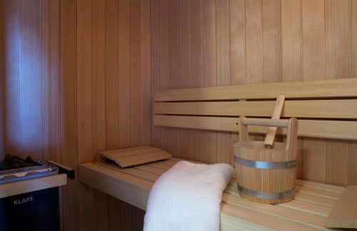 Avra Private Suites - Photo 60