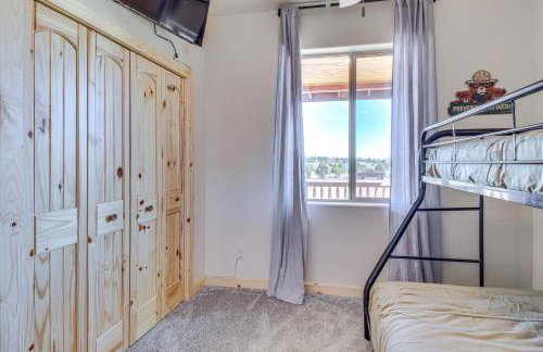 Hike and Snow Play! Overgaard Home with Fireplace - Foto 17