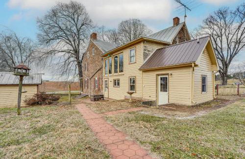 Rural and Historic Detour Escape with Horses On-Site! - Foto 36