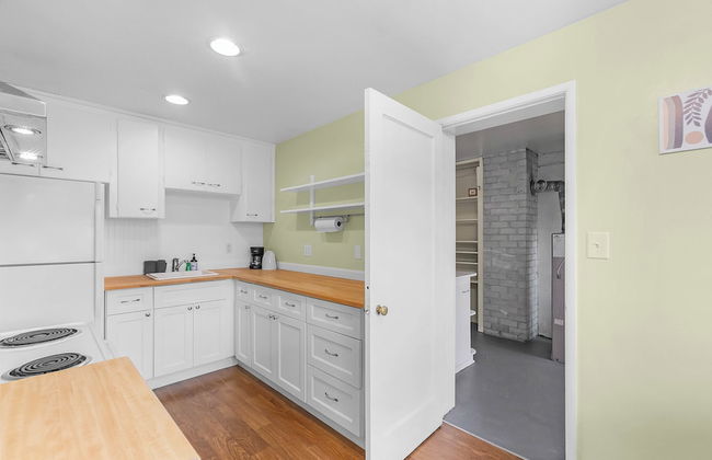 Greenwood's Lavender Haze - WalkScore 81 - Photo 8