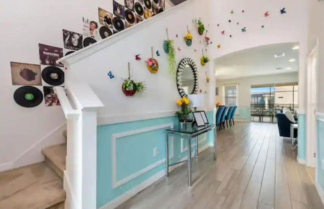 Leisure Lounge - Photo 1