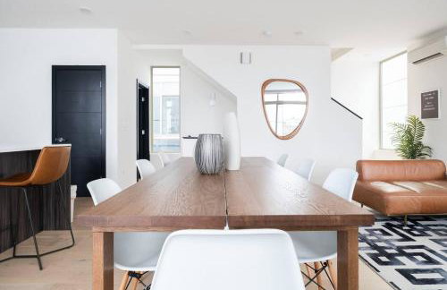 Designer Urban Retreat w Rooftop Deck & Fireplace - Foto 30