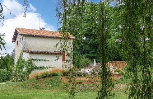 Beautiful Home In Nanteuil-En-Vallée With Wifi - Foto 13