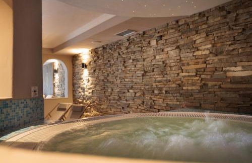 Aparthotel Familiaris - Family Apartments - Pools & Spa in Dolomites - Foto 38