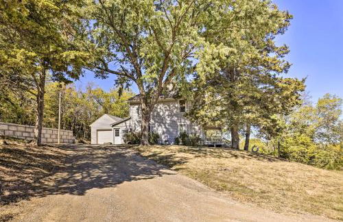 The Farm House with Deck and Historic Charm! - Foto 41