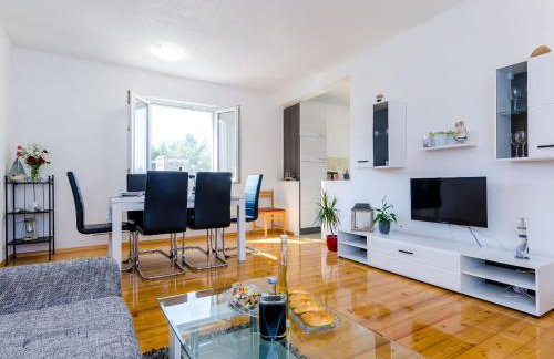 Apartment & Rooms Ma din - One Bedroom Apartment with Balcony and Sea View - Foto 6