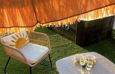 Amber Skies Seafront Retreat - Photo 12