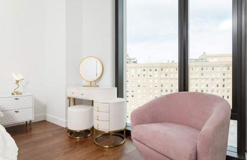 Back-Bay 2BR Condo w Roof top Gym Parking - Foto 29