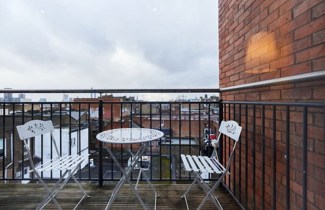 The Harlesden Escape - Spacious 3bdr Flat With Balcony - Photo 10