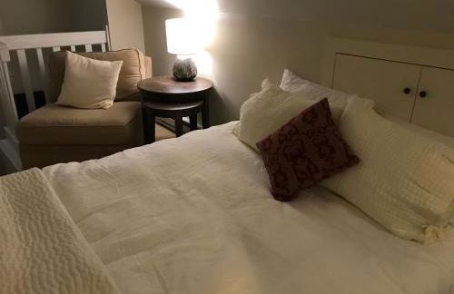 Beautiful Luxury Suite A & B of Shorewood Home - Foto 37