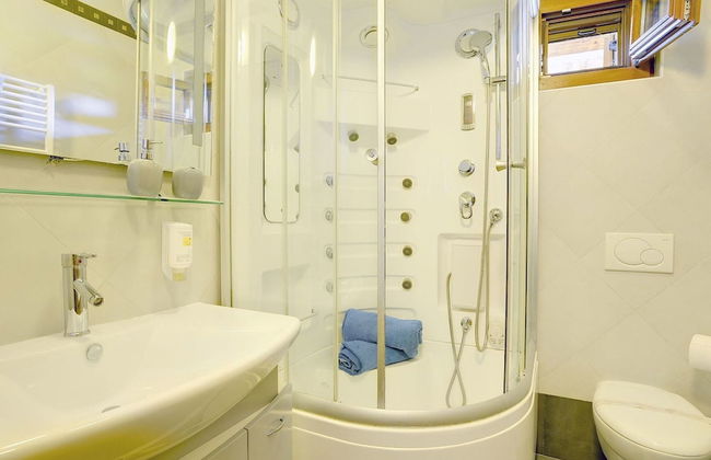 Luxurious Villa in Pomer with Pool & Hot Tub - Foto 16