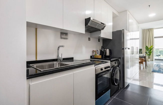 Cozy studio at Damac Hills - Photo 10