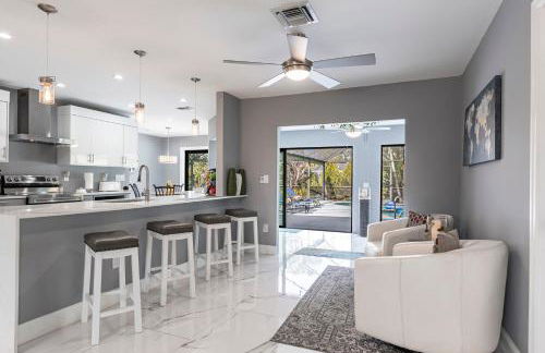 3BR With HUGE 2k sq ft Lanai & Seasonally Heated Pool - Foto 31