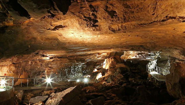 Galería principal de la cueva de Al Hoota