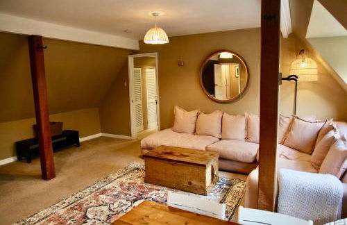 Spacious Cotswold Home for Groups, Country Escape - Photo 10