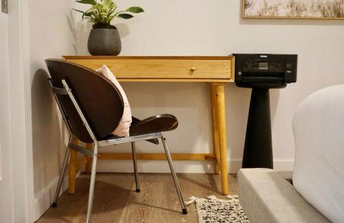 Private Family Friendly Guest Home - Photo 3