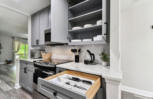 Heart of S Tampa- Hot Tub, Private Backyard, Fire Pit, Grill, 5 min to Beach - Foto 12