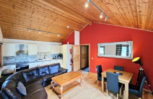 Kingfisher Lodge - Private Hot Tub - Infrared Sauna - Dog Friendly - Photo 16