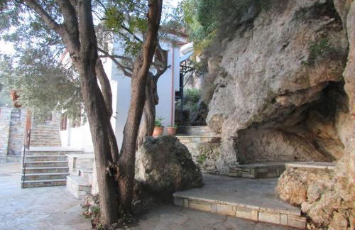 Το Σπιτι με την Σπηλιά - Foto 53