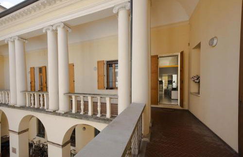 Amazing Serenity Flat for 7, AC, historic center - Foto 7