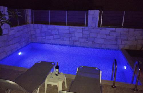 “Theeporto” Maisonette with pool - Photo 3