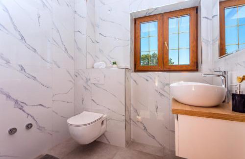 Villa Flora with a 53 sqm private pool with Cinema room with projector and 4 en-suite bedrooms - Foto 36