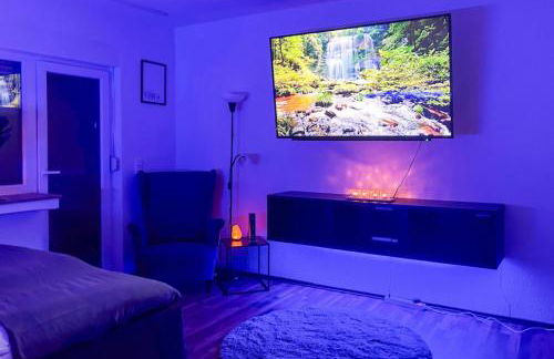 Relax Oasis with 65 SmartTV, Kitchen and Balcony - Foto 7