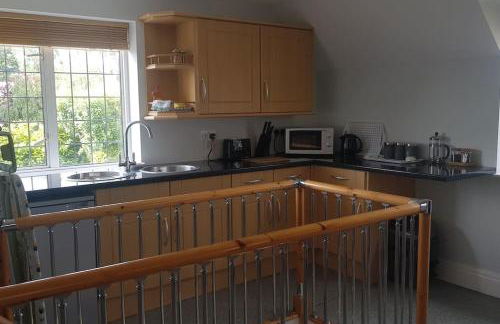 Peaceful self contained Studio in lovely garden. - Photo 11